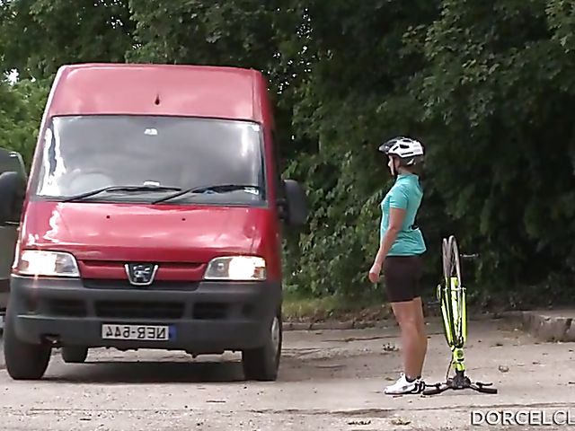 Anal outdoor fun with bicycle girl Amirah Adara