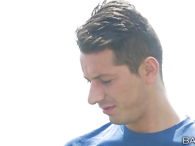 Hot stepmom Billie Star shares a toy and gets dicked