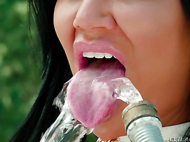 Messy deepthroat gangbang with Jasmine Jae