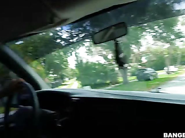 Big butt ebony Juicy Jazzy gets a ride