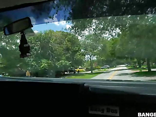 Big butt ebony Juicy Jazzy gets a ride