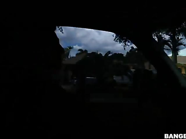 Big butt ebony Juicy Jazzy gets a ride