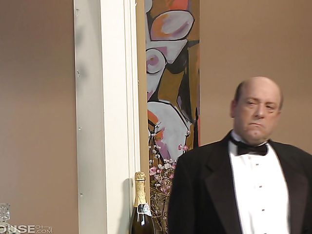 Natural MILF Dana DeArmond gets hard fucked