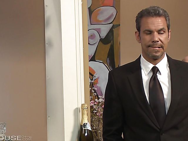 Natural MILF Dana DeArmond gets hard fucked