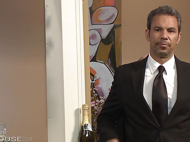 Natural MILF Dana DeArmond gets hard fucked