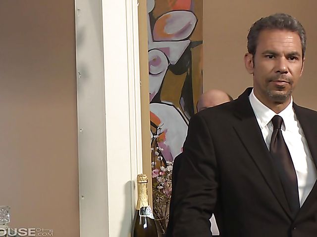 Natural MILF Dana DeArmond gets hard fucked