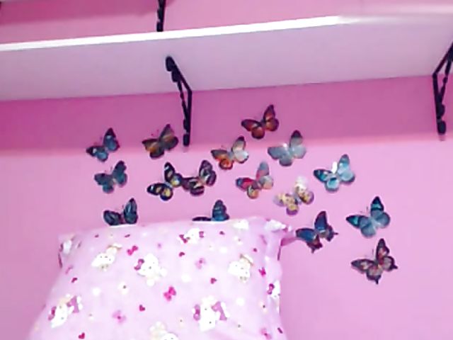 Indian webcam cutie showing her tits