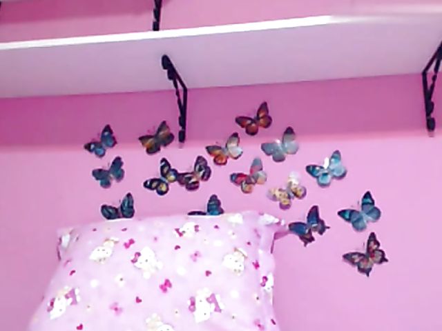 Indian webcam cutie showing her tits