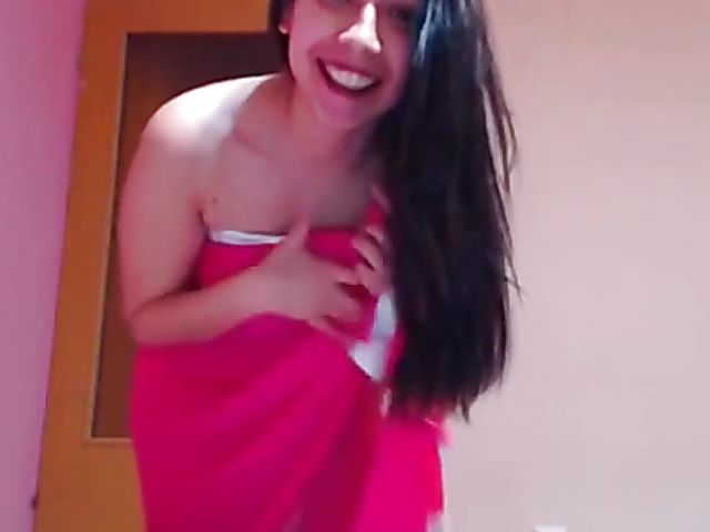 Indian webcam cutie showing her tits