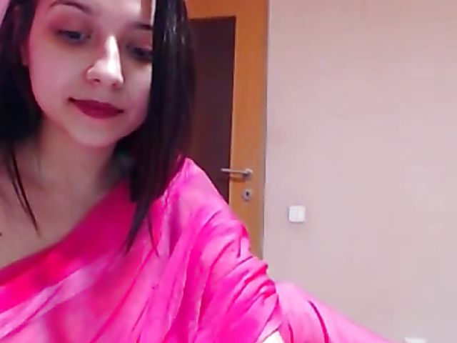 Indian webcam cutie showing her tits