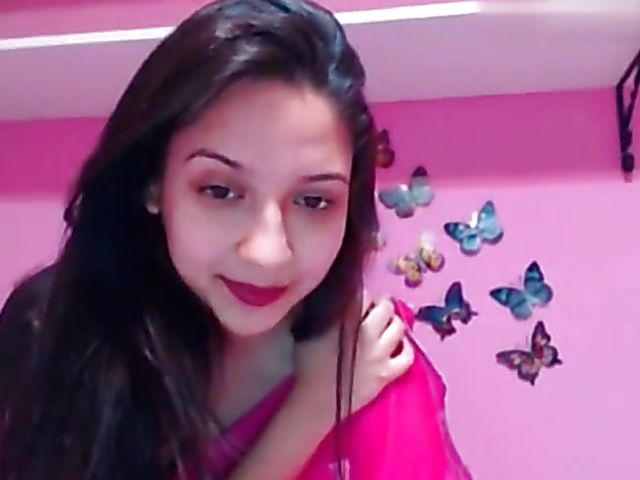 Indian webcam cutie showing her tits