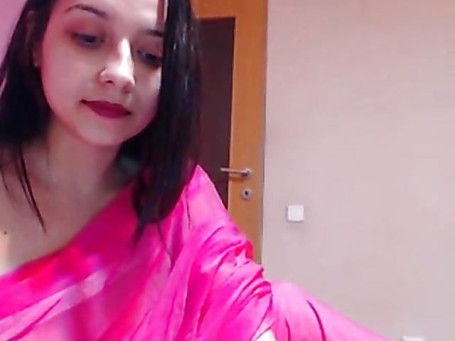 Indian webcam cutie showing her tits