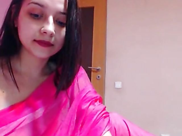 Indian webcam cutie showing her tits