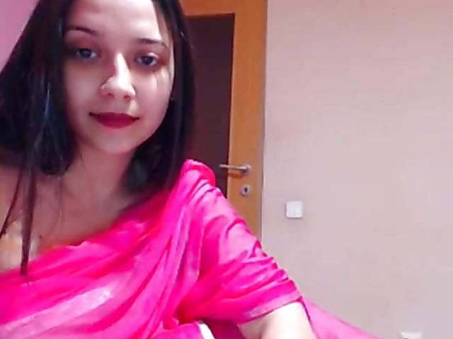 Indian webcam cutie showing her tits