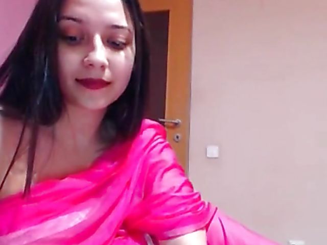 Indian webcam cutie showing her tits