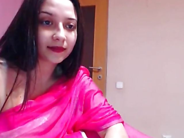 Indian webcam cutie showing her tits