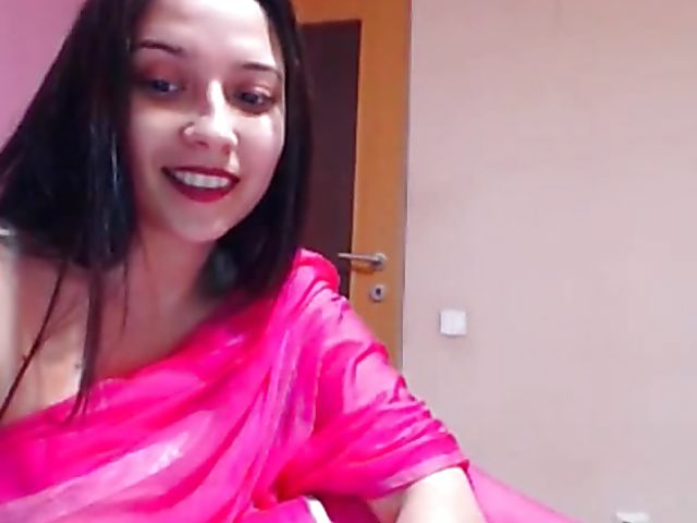 Indian webcam cutie showing her tits