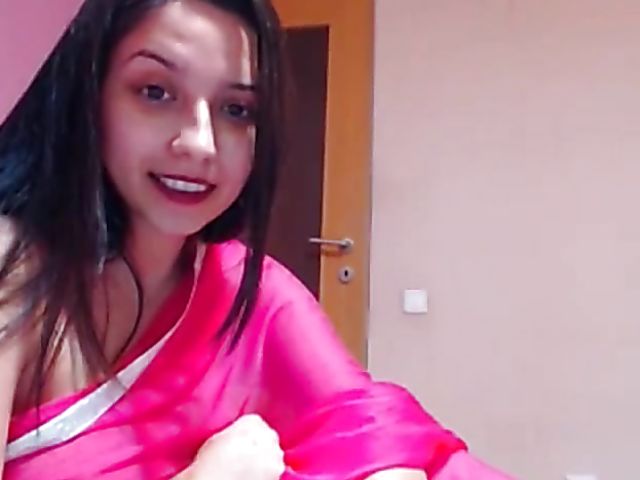 Indian webcam cutie showing her tits