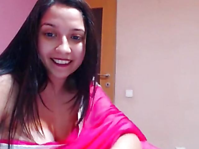 Indian webcam cutie showing her tits
