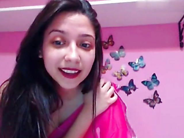 Indian webcam cutie showing her tits