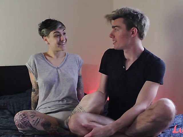 Tattooed alt girl fucking with her boyfriend