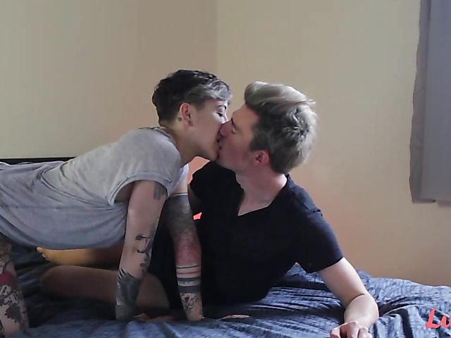 Tattooed alt girl fucking with her boyfriend