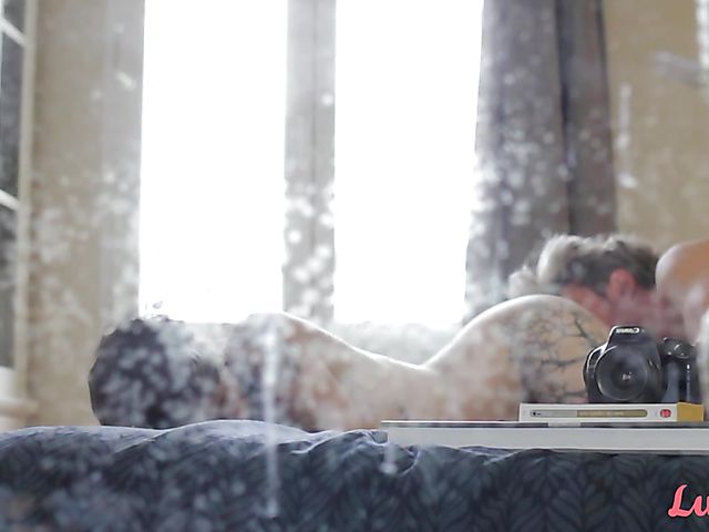 Tattooed alt girl fucking with her boyfriend