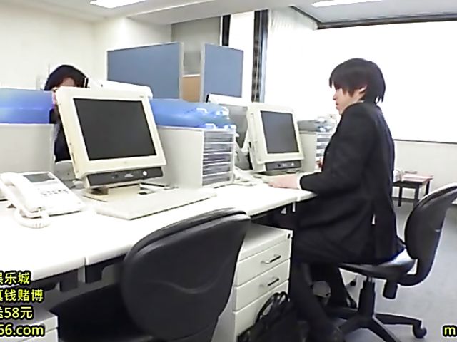 Japanese office sex in pantyhose