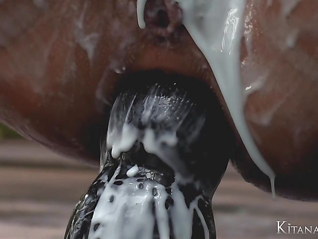 Kitana Lure uses her big anal dildo in the shower