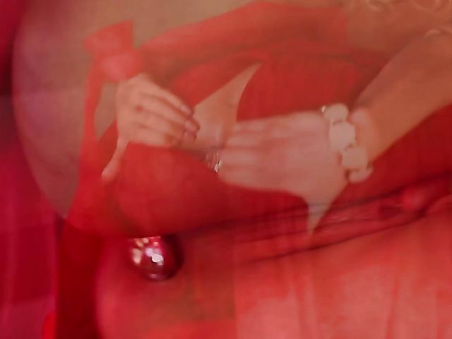 Babe in red Kitana Lure loves doing it with her anal toy