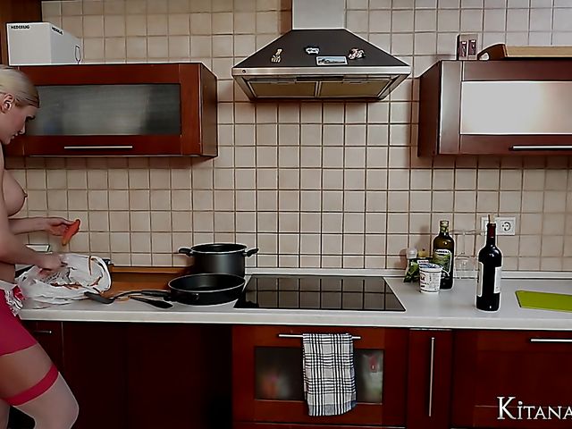 Big tits pornstar Kitana Lure cooking topless