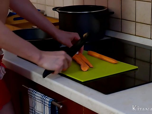 Big tits pornstar Kitana Lure cooking topless