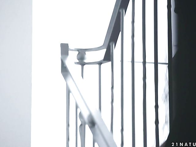 European babe gets a fuck in the morning