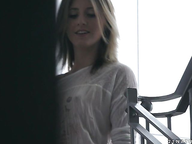 European babe gets a fuck in the morning