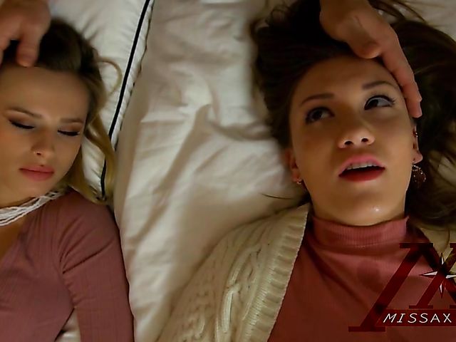 Jillian Janson and Riley Mae got dicks