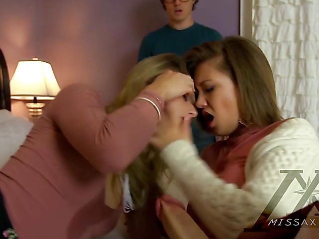 Jillian Janson and Riley Mae got dicks