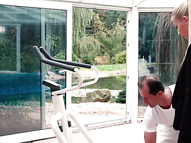 Karol Lilien - Hardcore fuck with her fitness instructor