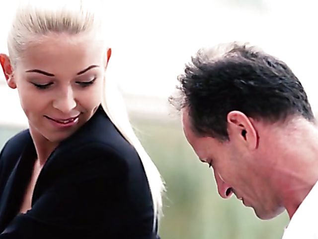 Karol Lilien - Hardcore fuck with her fitness instructor