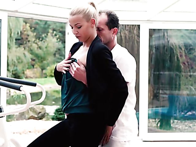 Karol Lilien - Hardcore fuck with her fitness instructor