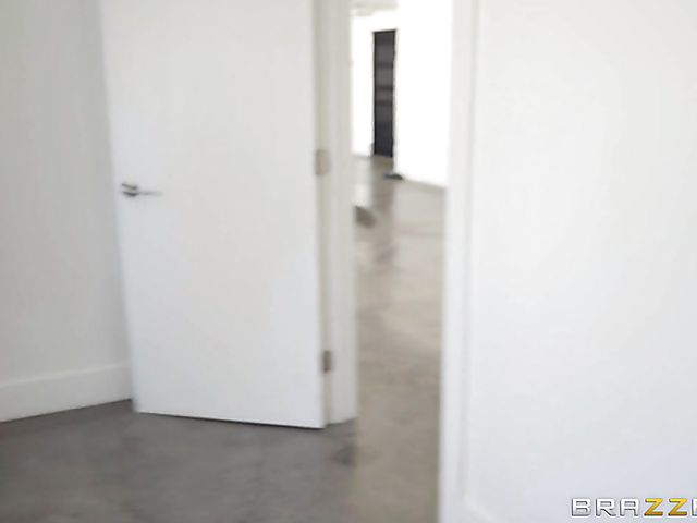 Blonde hair MILF Alena Croft anal in POV