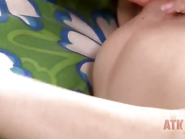 Farrah Alexandra fingers and dildos her pink pussy