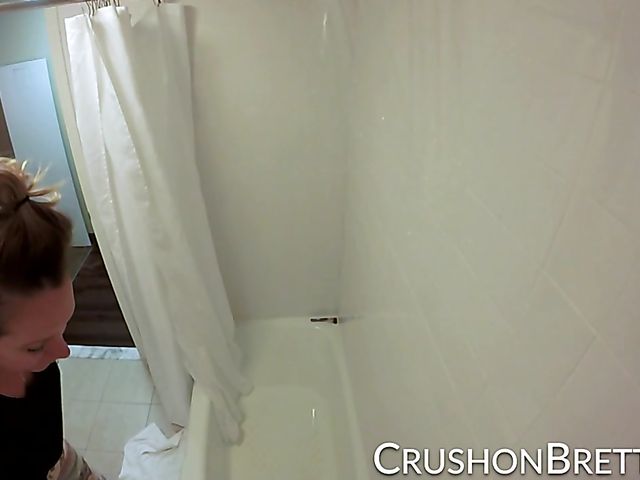 Big tits Brett Rossi behind the scenes in Philadelphia