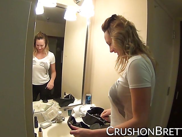 Big tits Brett Rossi behind the scenes in Philadelphia