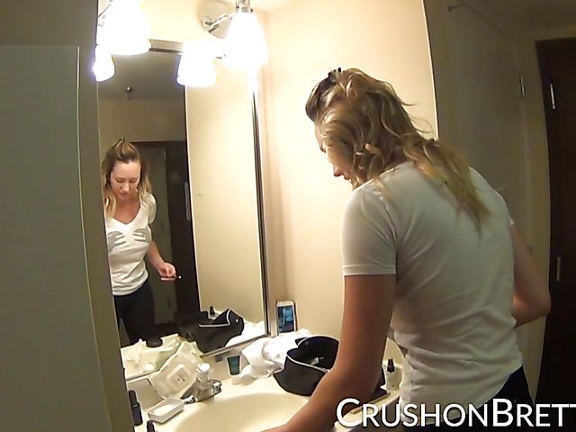 Big tits Brett Rossi behind the scenes in Philadelphia