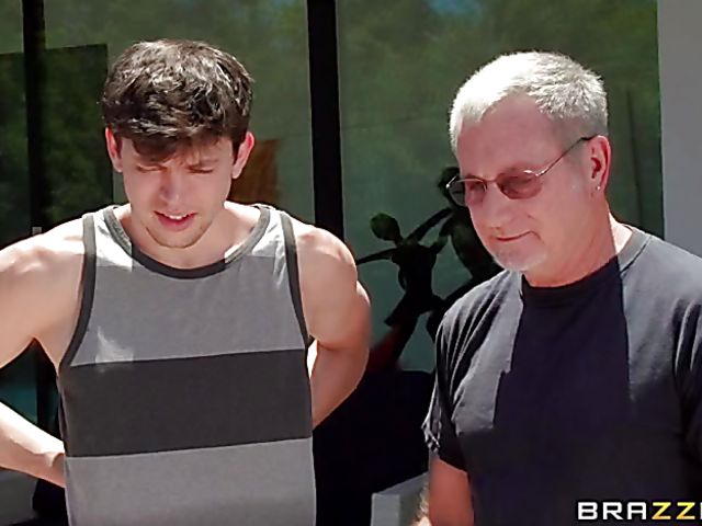 Dude fucks his dads girlfriend Rachel Starr by the pool