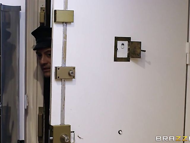 Teen Mina Sauvage with nice natural boobs gets fucked by her driver