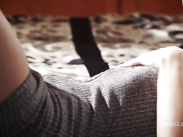 Mary Kalisy finger orgasm on the bed