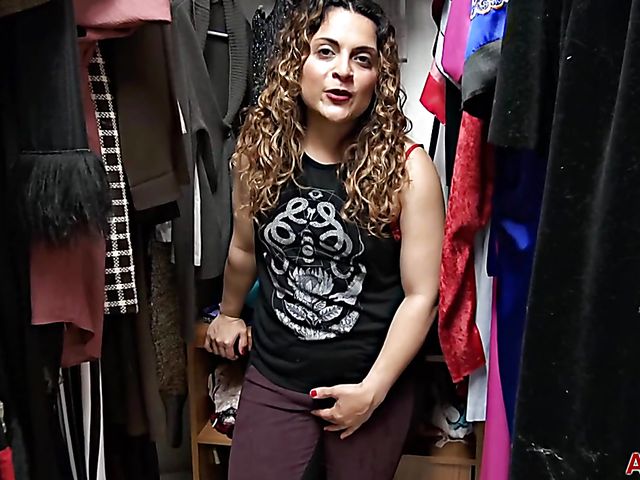 38-year-old hairy mom Drew Jones fingering