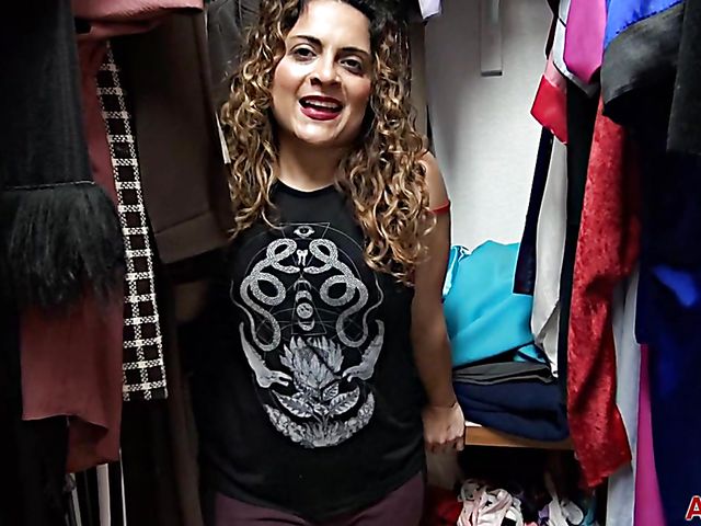 38-year-old hairy mom Drew Jones fingering