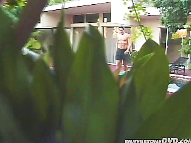 Hot babe gets a fuck in the garden